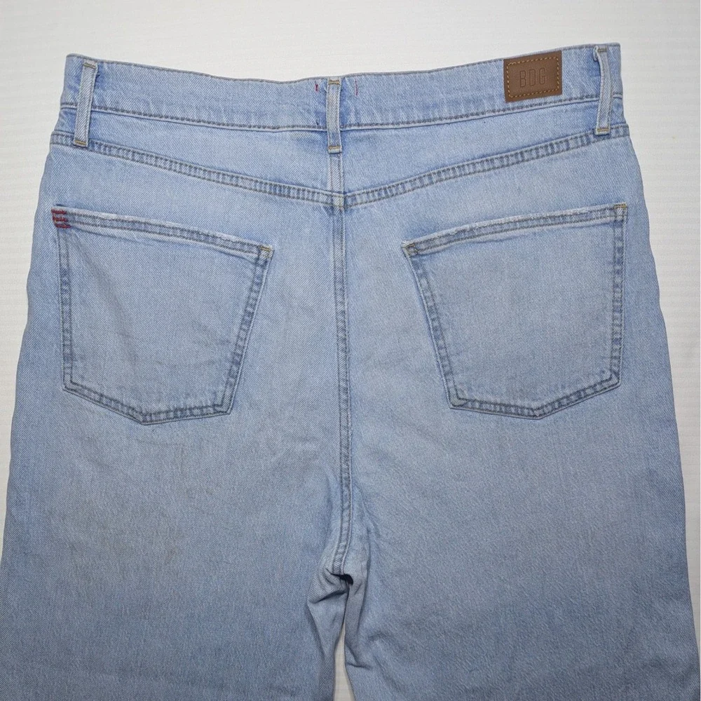 BDG Urban Outfitters High & Wide Jeans Size 32 Light Wash Wide Leg‎ High Rise